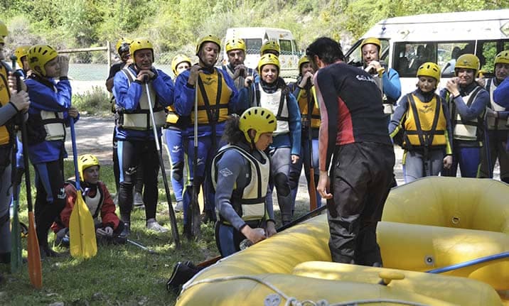 Curso de formación, iniciación  rafting en el río Guadiela